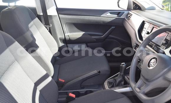 اشتري مستعمل Volkswagen Polo White سيارة في Hlotse في Leribe اشتري مستعمل Volkswagen Polo White سيارة في Hlotse في Leribe