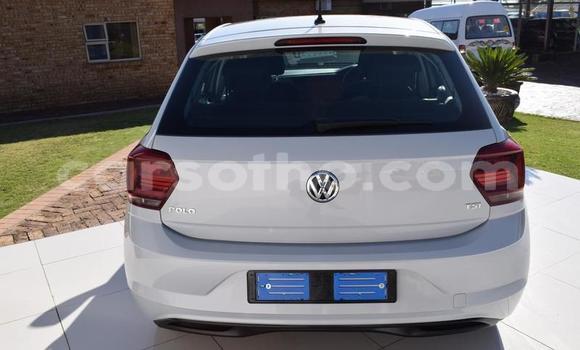 اشتري مستعمل Volkswagen Polo White سيارة في Hlotse في Leribe اشتري مستعمل Volkswagen Polo White سيارة في Hlotse في Leribe