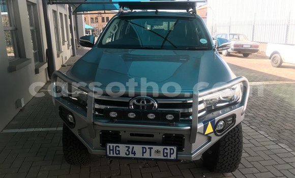Sayi Na hannu Toyota Hilux Silver Mota in Butha–Buthe a Thaba-Tseka Sayi Na hannu Toyota Hilux Silver Mota in Butha–Buthe a Thaba-Tseka