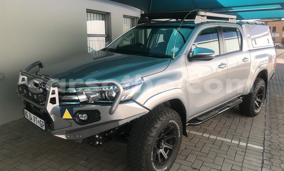 Sayi Na hannu Toyota Hilux Silver Mota in Butha–Buthe a Thaba-Tseka Sayi Na hannu Toyota Hilux Silver Mota in Butha–Buthe a Thaba-Tseka