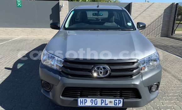 Sayi Na hannu Toyota Hilux Silver Mota in Butha–Buthe a Thaba-Tseka Sayi Na hannu Toyota Hilux Silver Mota in Butha–Buthe a Thaba-Tseka