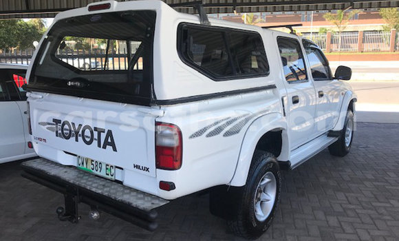 Sayi Na hannu Toyota Hilux White Mota in Butha–Buthe a Thaba-Tseka Sayi Na hannu Toyota Hilux White Mota in Butha–Buthe a Thaba-Tseka