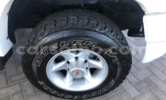 Sayi Na hannu Toyota Hilux White Mota in Butha–Buthe a Thaba-Tseka Sayi Na hannu Toyota Hilux White Mota in Butha–Buthe a Thaba-Tseka