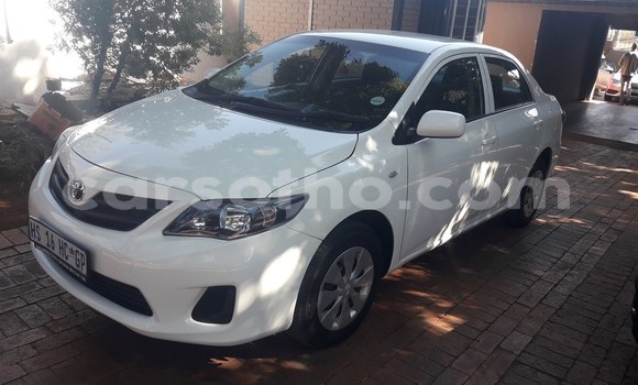 Sayi Na hannu Toyota Corolla White Mota in Butha–Buthe a Thaba-Tseka Sayi Na hannu Toyota Corolla White Mota in Butha–Buthe a Thaba-Tseka