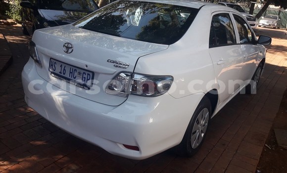 Sayi Na hannu Toyota Corolla White Mota in Butha–Buthe a Thaba-Tseka Sayi Na hannu Toyota Corolla White Mota in Butha–Buthe a Thaba-Tseka
