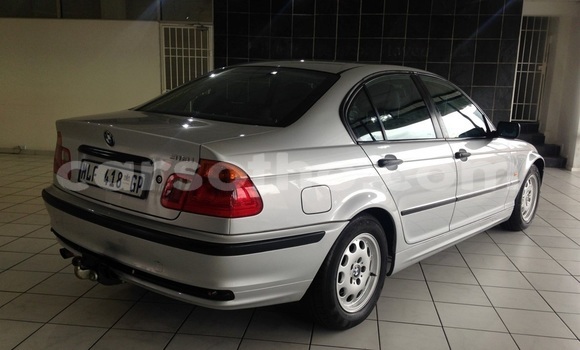 Sayi Na hannu BMW 3–Series Silver Mota in Butha–Buthe a Thaba-Tseka Sayi Na hannu BMW 3–Series Silver Mota in Butha–Buthe a Thaba-Tseka