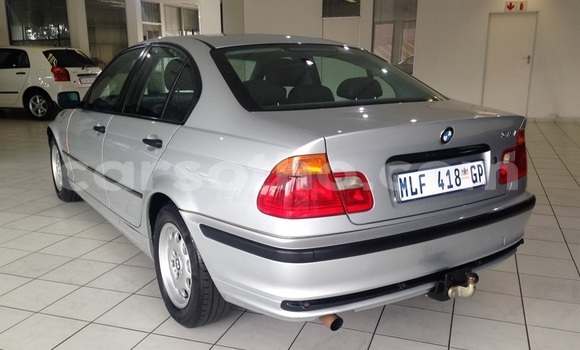 Sayi Na hannu BMW 3–Series Silver Mota in Butha–Buthe a Thaba-Tseka Sayi Na hannu BMW 3–Series Silver Mota in Butha–Buthe a Thaba-Tseka