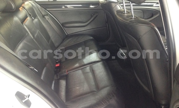 Sayi Na hannu BMW 3–Series Silver Mota in Butha–Buthe a Thaba-Tseka Sayi Na hannu BMW 3–Series Silver Mota in Butha–Buthe a Thaba-Tseka