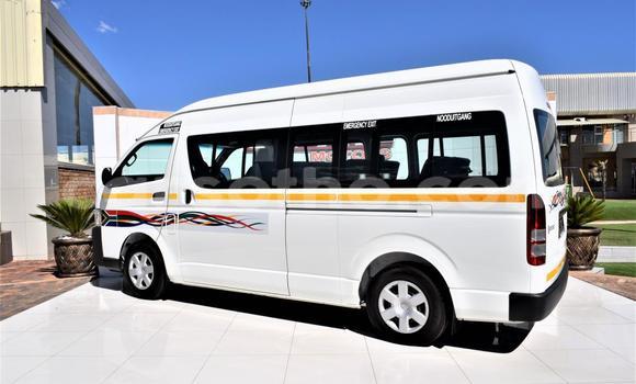 Acheter Occasion Voiture Toyota Hiace Blanc à Butha–Buthe, Thaba-Tseka Acheter Occasion Voiture Toyota Hiace Blanc à Butha–Buthe, Thaba-Tseka