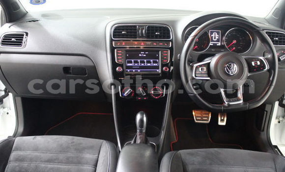 Buy Used Volkswagen Polo Green Car in Maputsoa in Leribe Buy Used Volkswagen Polo Green Car in Maputsoa in Leribe