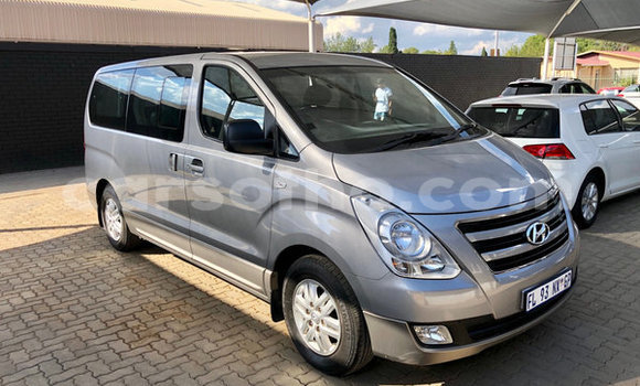 اشتري مستعمل Hyundai H1 Red سيارة في Mafeteng في Mafeteng اشتري مستعمل Hyundai H1 Red سيارة في Mafeteng في Mafeteng