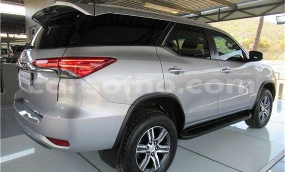 Buy Used Toyota Fortuner Red Car in Mohale's Hoek in Mohale's Hoek Buy Used Toyota Fortuner Red Car in Mohale's Hoek in Mohale's Hoek