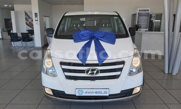 Buy Used Hyundai H1 Green Car in Mohale's Hoek in Mohale's Hoek Buy Used Hyundai H1 Green Car in Mohale's Hoek in Mohale's Hoek