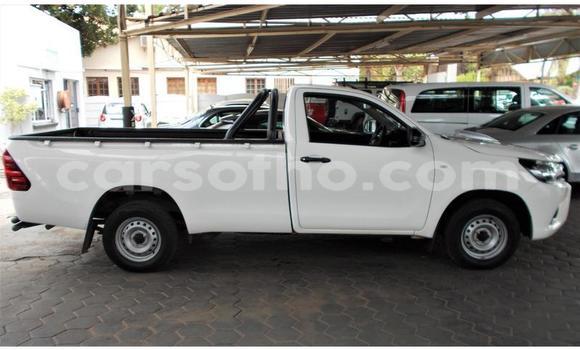 Buy Used Toyota Hilux White Car in Butha–Buthe in Thaba-Tseka Buy Used Toyota Hilux White Car in Butha–Buthe in Thaba-Tseka