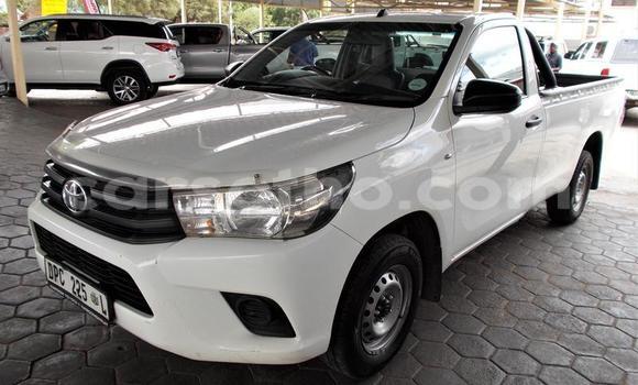 Buy Used Toyota Hilux White Car in Butha–Buthe in Thaba-Tseka Buy Used Toyota Hilux White Car in Butha–Buthe in Thaba-Tseka
