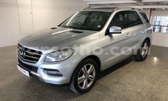 Buy Used Mercedes-Benz M–Class Red Car in Mohale's Hoek in Mohale's Hoek Buy Used Mercedes-Benz M–Class Red Car in Mohale's Hoek in Mohale's Hoek