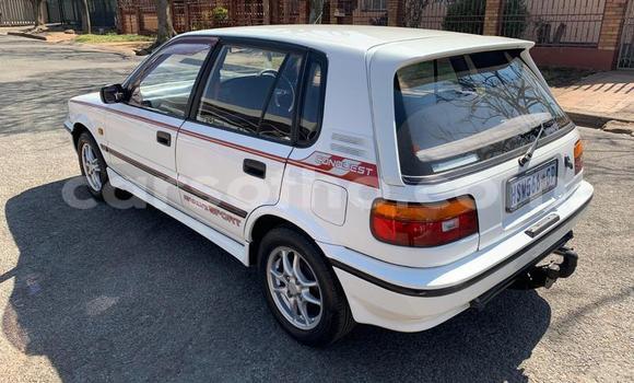 Acheter Occasion Voiture Toyota Vitz Blanc à Mohale's Hoek, Mohale's Hoek Acheter Occasion Voiture Toyota Vitz Blanc à Mohale's Hoek, Mohale's Hoek