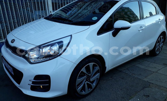 Buy Used Kia Rio Green Car in Hlotse in Leribe Buy Used Kia Rio Green Car in Hlotse in Leribe