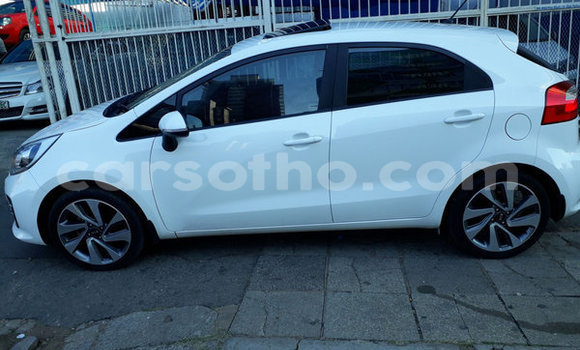 Buy Used Kia Rio Green Car in Hlotse in Leribe Buy Used Kia Rio Green Car in Hlotse in Leribe