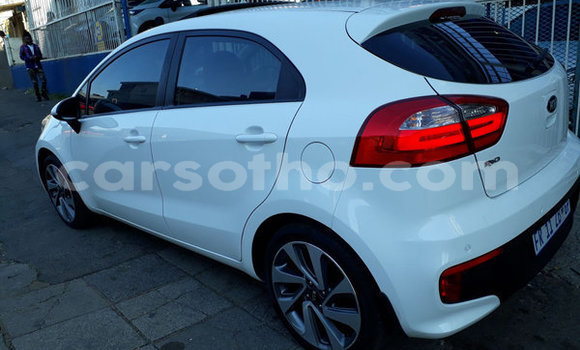 Buy Used Kia Rio Green Car in Hlotse in Leribe Buy Used Kia Rio Green Car in Hlotse in Leribe