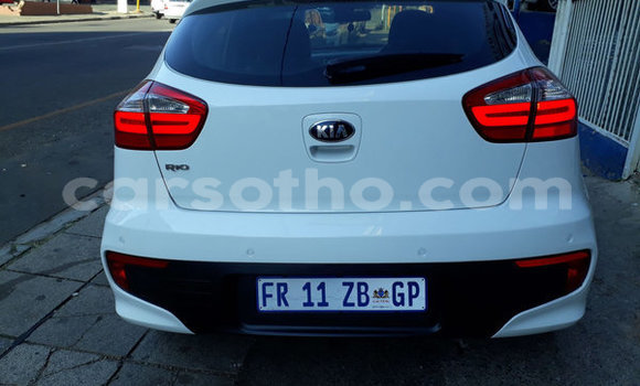 Buy Used Kia Rio Green Car in Hlotse in Leribe Buy Used Kia Rio Green Car in Hlotse in Leribe