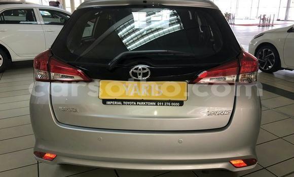 Sayi Na hannu Toyota Yaris Silver Mota in Mafeteng a Mafeteng Sayi Na hannu Toyota Yaris Silver Mota in Mafeteng a Mafeteng