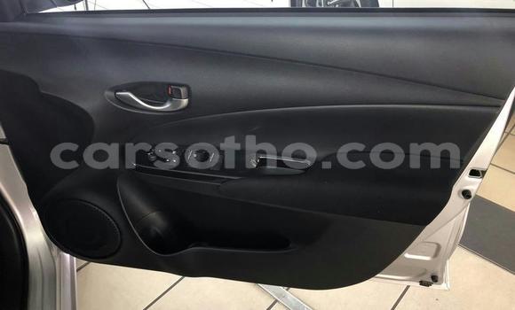 Sayi Na hannu Toyota Yaris Silver Mota in Mafeteng a Mafeteng Sayi Na hannu Toyota Yaris Silver Mota in Mafeteng a Mafeteng