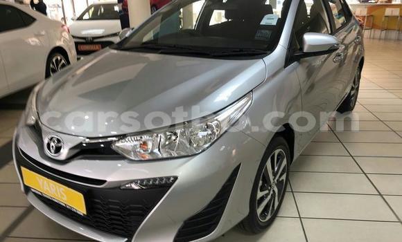 Sayi Na hannu Toyota Yaris Silver Mota in Mafeteng a Mafeteng Sayi Na hannu Toyota Yaris Silver Mota in Mafeteng a Mafeteng