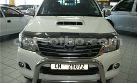 اشتري مستعمل Toyota Hilux White سيارة في Butha Buthe في Butha-Buthe اشتري مستعمل Toyota Hilux White سيارة في Butha Buthe في Butha-Buthe