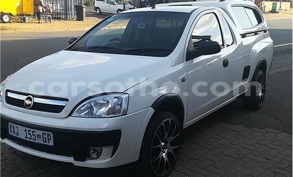Sayi Na hannu Opel Corsa White Mota in Maseru a Maseru Sayi Na hannu Opel Corsa White Mota in Maseru a Maseru