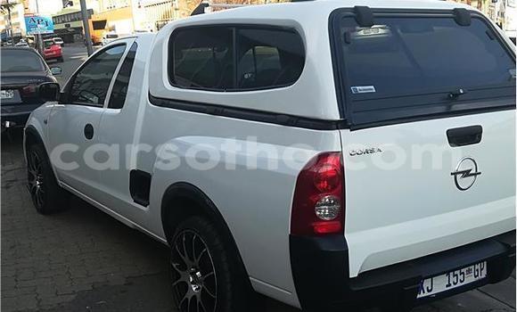 Sayi Na hannu Opel Corsa White Mota in Maseru a Maseru Sayi Na hannu Opel Corsa White Mota in Maseru a Maseru