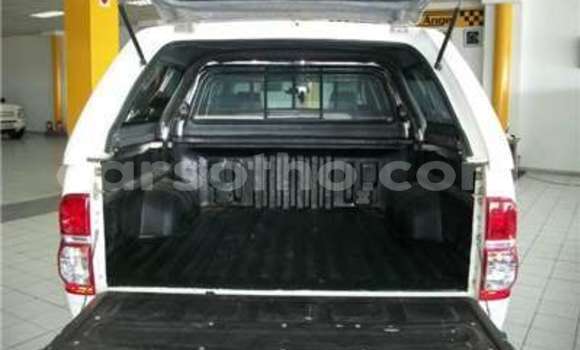 اشتري مستعمل Toyota Hilux White سيارة في Butha Buthe في Butha-Buthe اشتري مستعمل Toyota Hilux White سيارة في Butha Buthe في Butha-Buthe