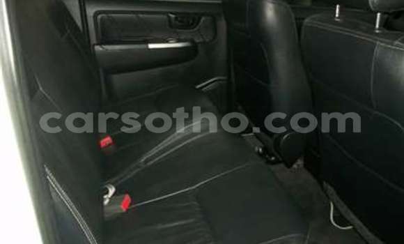 اشتري مستعمل Toyota Hilux White سيارة في Butha Buthe في Butha-Buthe اشتري مستعمل Toyota Hilux White سيارة في Butha Buthe في Butha-Buthe