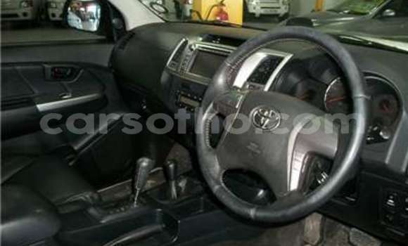 اشتري مستعمل Toyota Hilux White سيارة في Butha Buthe في Butha-Buthe اشتري مستعمل Toyota Hilux White سيارة في Butha Buthe في Butha-Buthe