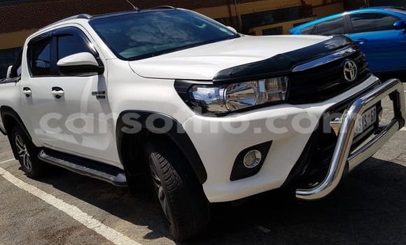 اشتري مستعمل Toyota Hilux White سيارة في Butha Buthe في Butha-Buthe اشتري مستعمل Toyota Hilux White سيارة في Butha Buthe في Butha-Buthe