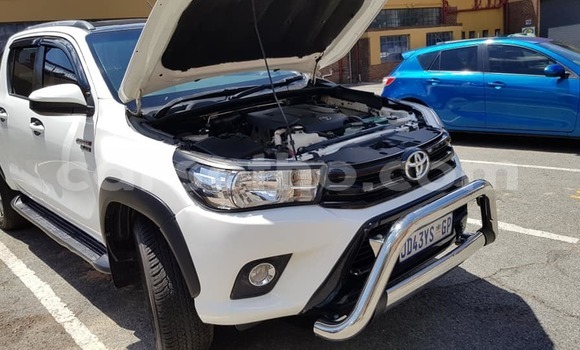 اشتري مستعمل Toyota Hilux White سيارة في Butha Buthe في Butha-Buthe اشتري مستعمل Toyota Hilux White سيارة في Butha Buthe في Butha-Buthe