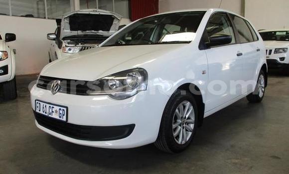 Sayi Na hannu Volkswagen Polo White Mota in Butha Buthe a Butha-Buthe Sayi Na hannu Volkswagen Polo White Mota in Butha Buthe a Butha-Buthe