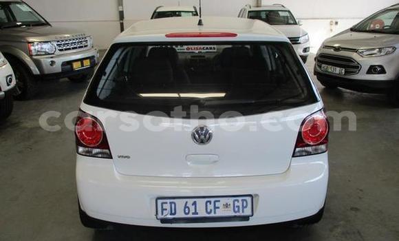 Sayi Na hannu Volkswagen Polo White Mota in Butha Buthe a Butha-Buthe Sayi Na hannu Volkswagen Polo White Mota in Butha Buthe a Butha-Buthe