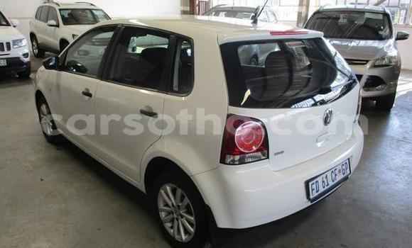 Sayi Na hannu Volkswagen Polo White Mota in Butha Buthe a Butha-Buthe Sayi Na hannu Volkswagen Polo White Mota in Butha Buthe a Butha-Buthe