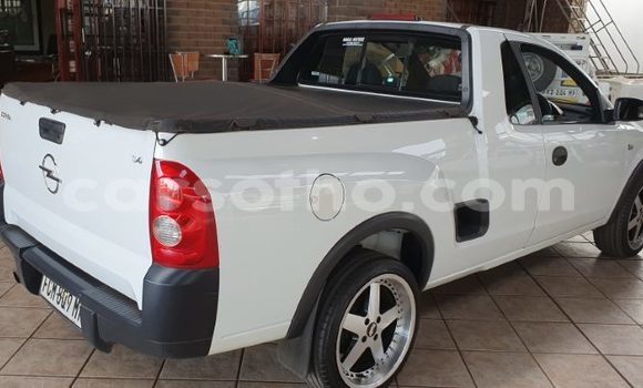 اشتري مستعمل Opel Corsa White سيارة في Maseru في Maseru اشتري مستعمل Opel Corsa White سيارة في Maseru في Maseru