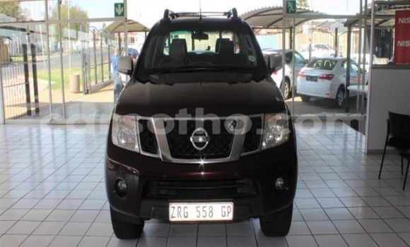 Sayi Na hannu Nissan Navara Beige Mota in Maseru a Maseru Sayi Na hannu Nissan Navara Beige Mota in Maseru a Maseru