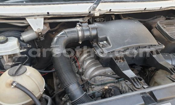 Sayi Na hannu Mercedes-Benz 300CD White Mota in Maseru a Maseru Sayi Na hannu Mercedes-Benz 300CD White Mota in Maseru a Maseru