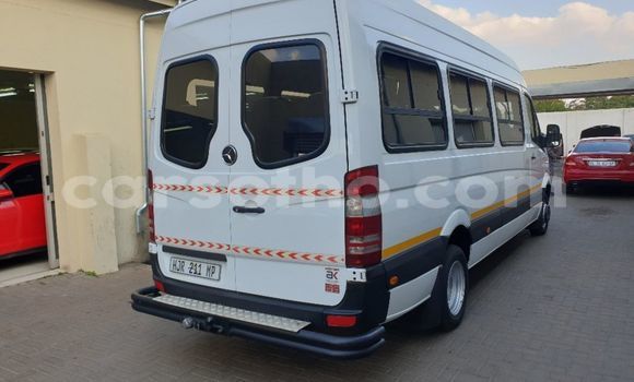 Sayi Na hannu Mercedes-Benz 300CD White Mota in Maseru a Maseru Sayi Na hannu Mercedes-Benz 300CD White Mota in Maseru a Maseru