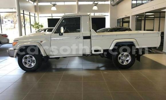 اشتري مستعمل Toyota Land Cruiser Green سيارة في Maseru في Maseru اشتري مستعمل Toyota Land Cruiser Green سيارة في Maseru في Maseru