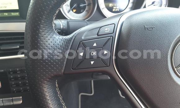 Sayi Na hannu Mercedes-Benz C–Class White Mota in Maseru a Maseru Sayi Na hannu Mercedes-Benz C–Class White Mota in Maseru a Maseru