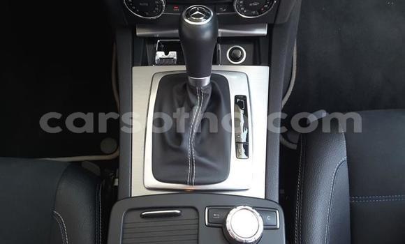 Sayi Na hannu Mercedes-Benz C–Class White Mota in Maseru a Maseru Sayi Na hannu Mercedes-Benz C–Class White Mota in Maseru a Maseru