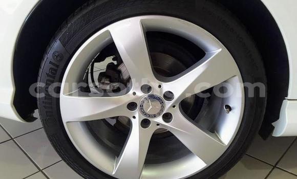 Sayi Na hannu Mercedes-Benz C–Class White Mota in Maseru a Maseru Sayi Na hannu Mercedes-Benz C–Class White Mota in Maseru a Maseru