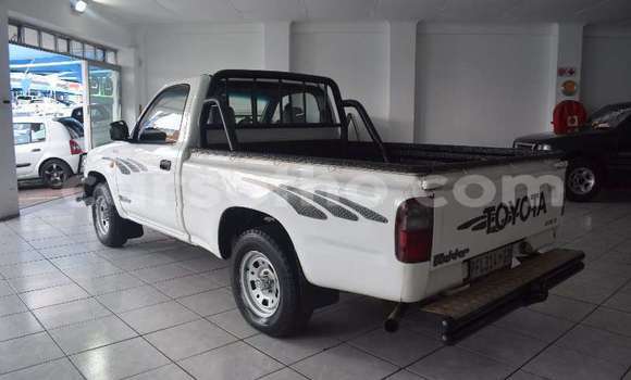 Buy Used Toyota Hilux Green Car in Maputsoe in Leribe Buy Used Toyota Hilux Green Car in Maputsoe in Leribe