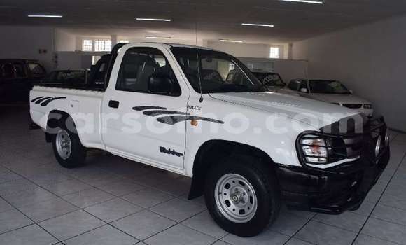 Buy Used Toyota Hilux Green Car in Maputsoe in Leribe Buy Used Toyota Hilux Green Car in Maputsoe in Leribe