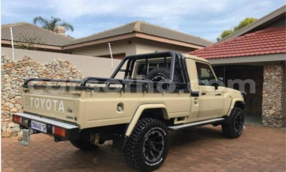 Acheter Occasion Voiture Toyota Land Cruiser Beige à Butha–Buthe, Thaba-Tseka Acheter Occasion Voiture Toyota Land Cruiser Beige à Butha–Buthe, Thaba-Tseka